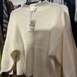 Nice line and dot woman sweater